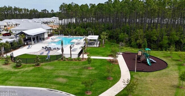 Building Photo - 544 Melrose Wy