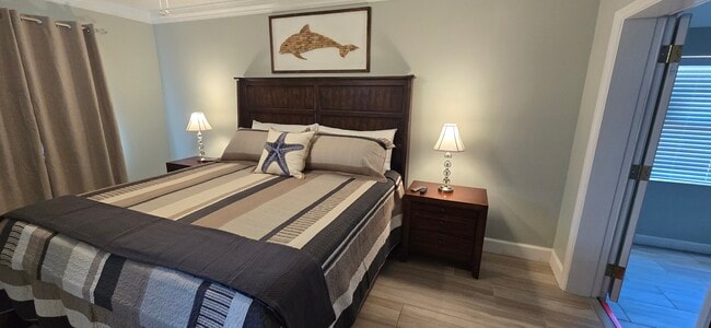 Building Photo - 1801 El Rio Dr