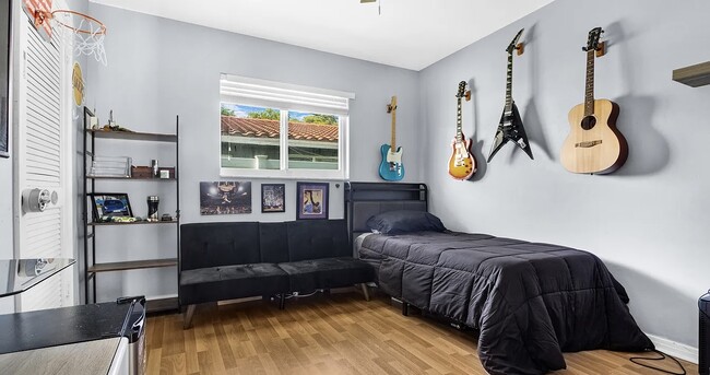 Building Photo - 4946 Glenn Pine Ln