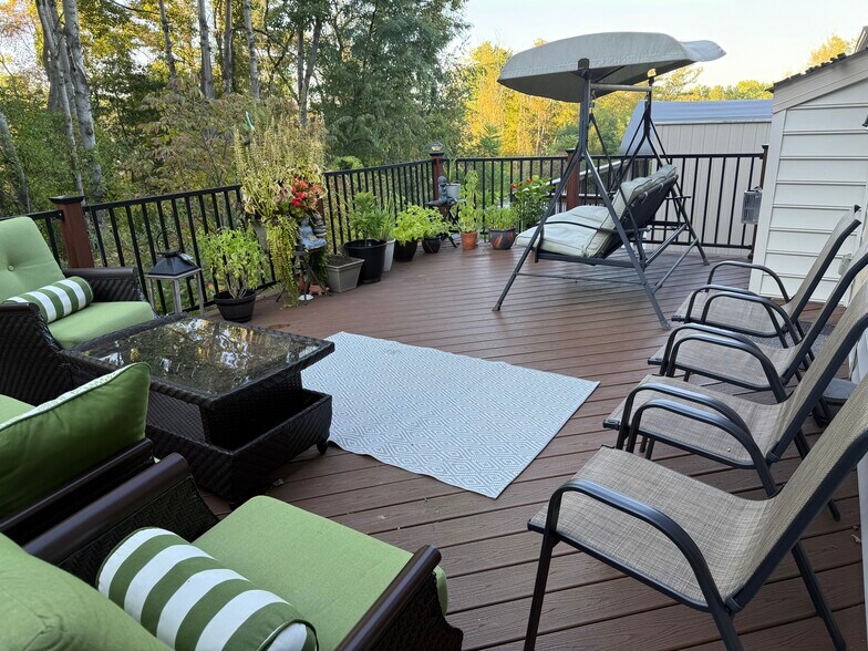 Deck - 624 Edison Dr