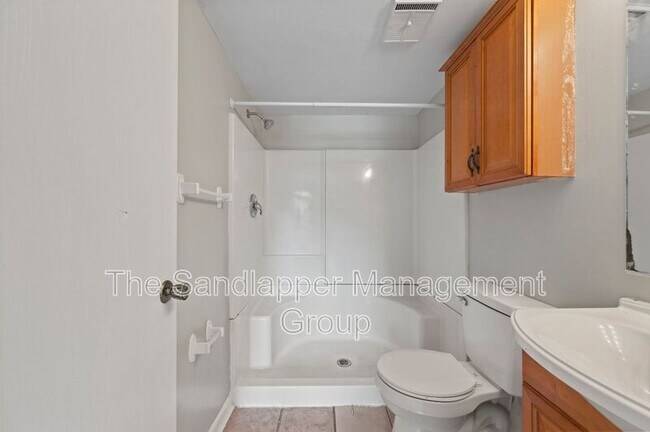 Building Photo - 2186 Bees Ferry Rd
