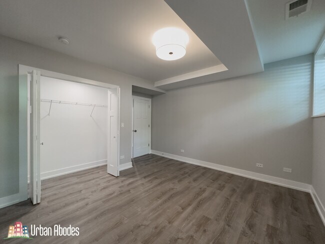Building Photo - 1000 Crain St