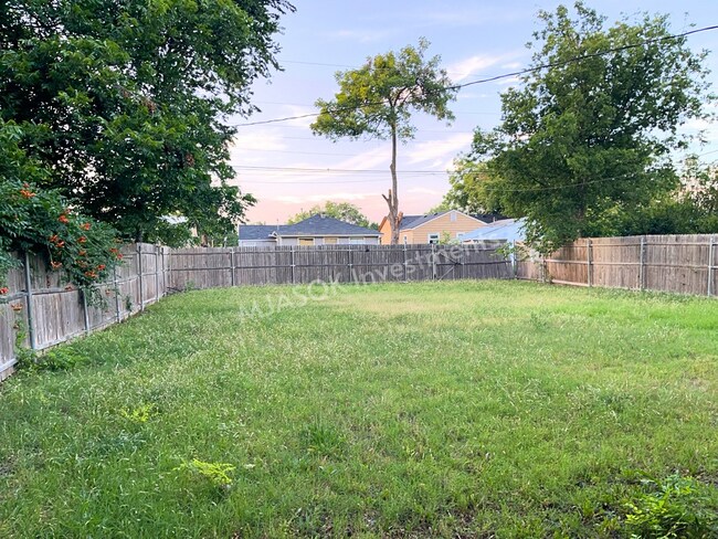 Building Photo - 3-Bed, 2-Bath Home Minutes from Fort Sill – Move-In Ready!