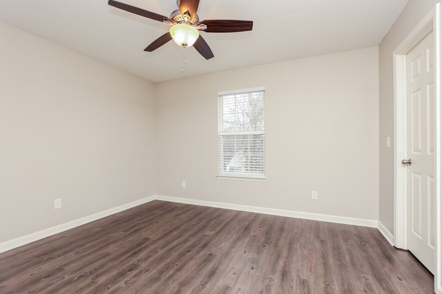 Building Photo - 406 Meagan Cove