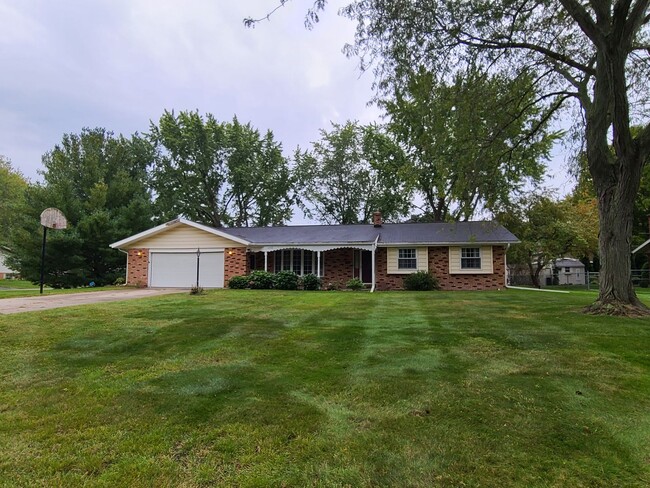 Building Photo - Three Bed Two Bath House in Stevensville