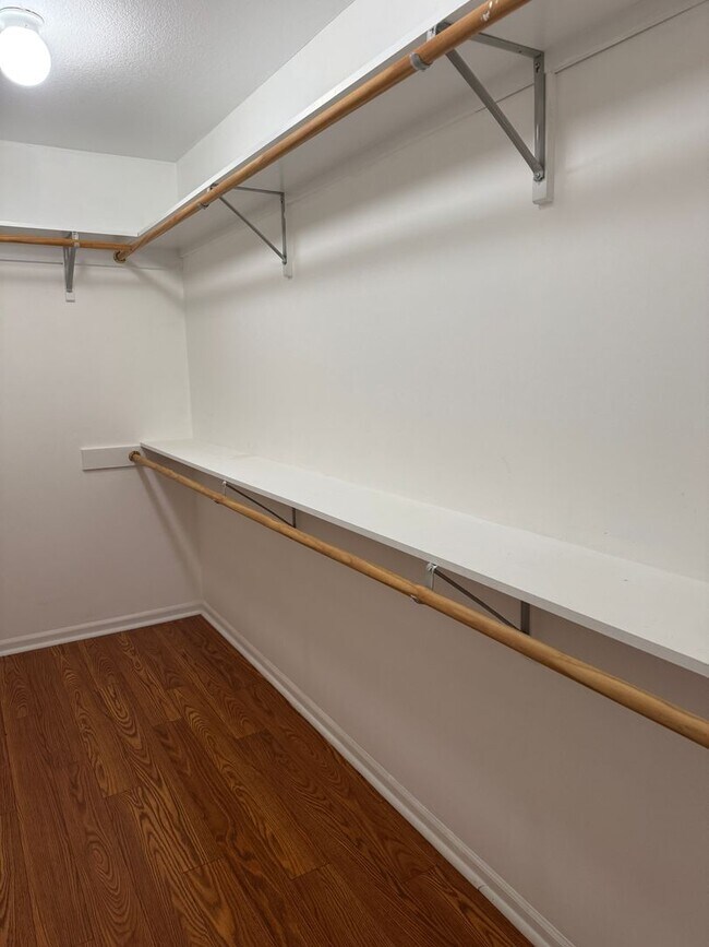 Building Photo - Single Family Home - Available For Rent!