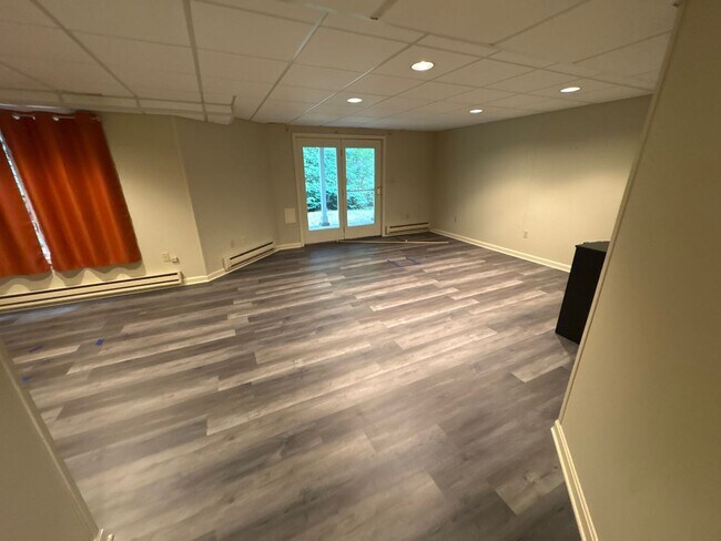 Building Photo - 401 Browning Ln