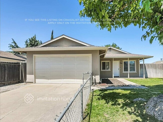 Building Photo - 1658 Ashwood Dr