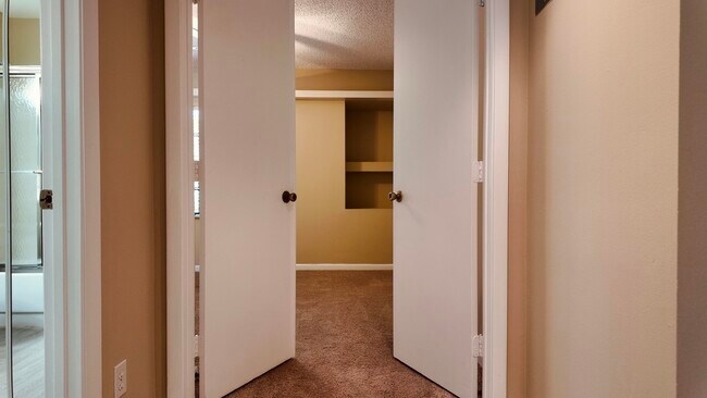 Building Photo - 5418 Firenze Dr