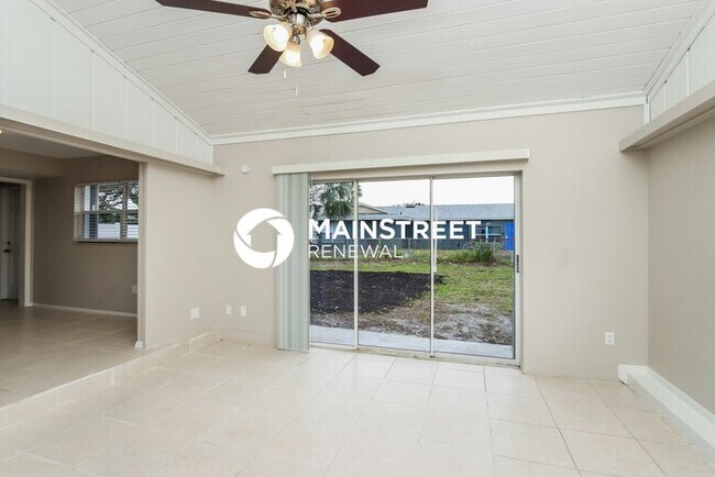 Building Photo - 4 Bedroom Pet-Friendly Home in Palm Bay, F...