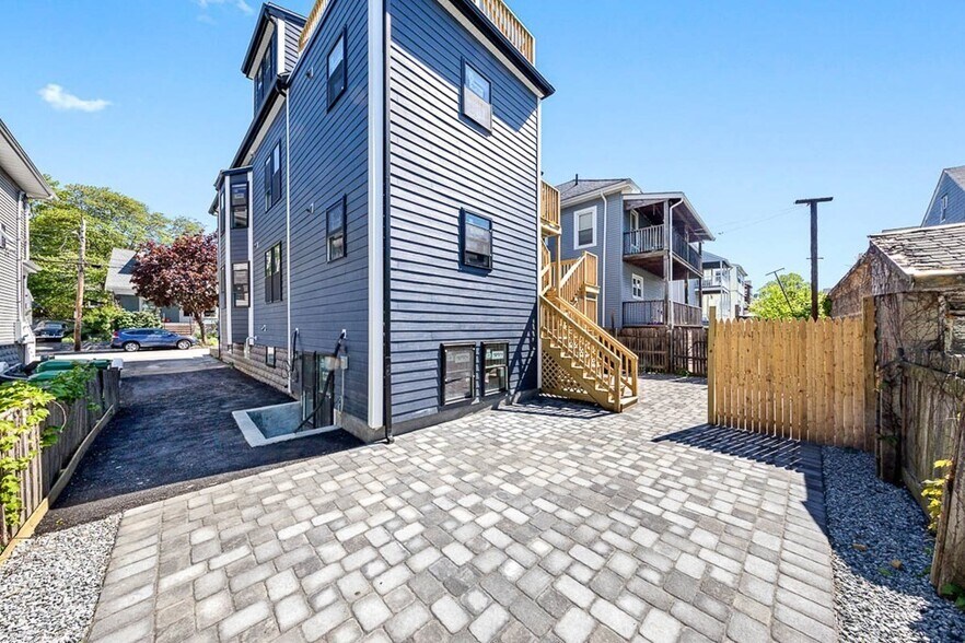 Building Photo - 72 Stanley Ave