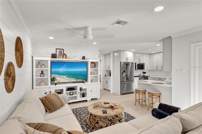 Building Photo - 1945 Anglers Cove