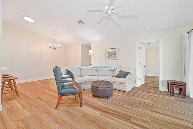 Building Photo - NOW AVAILABLE - 2/2 + Den Villa - 2 Car Ga...