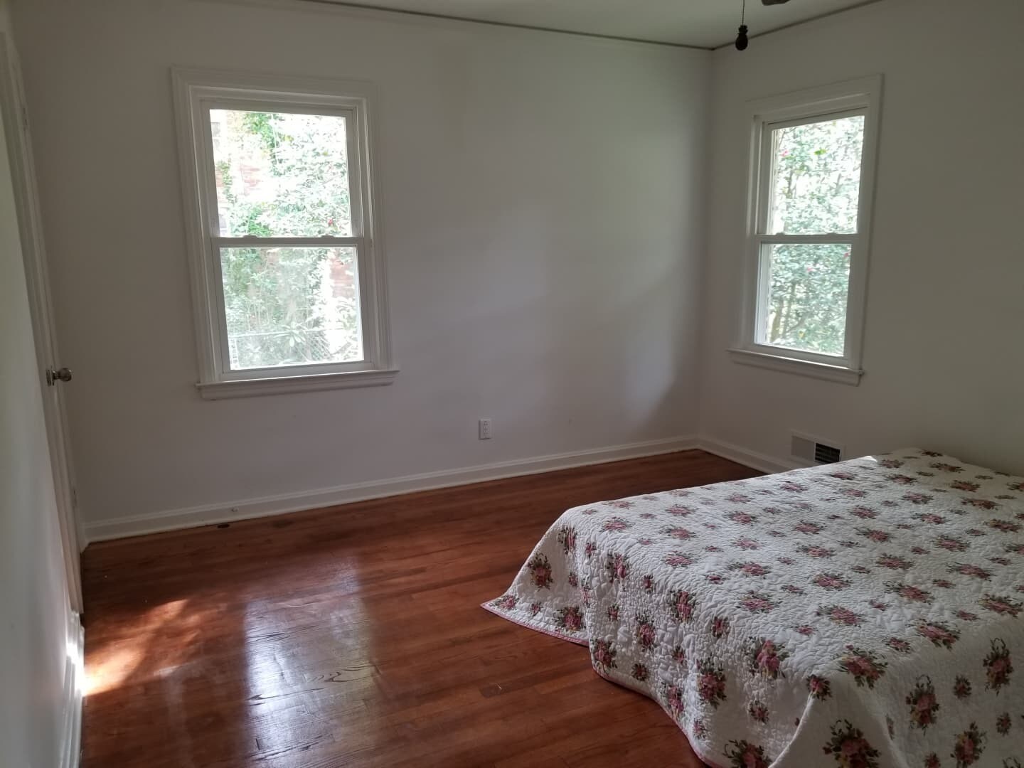 Building Photo - 2079 Honeysuckle Ln SW