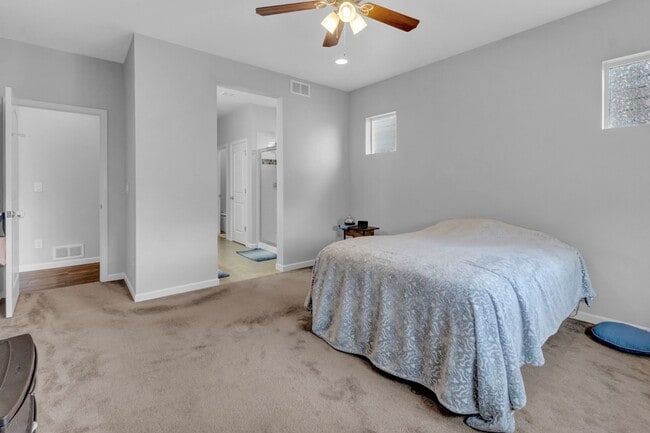 Building Photo - Beautiful low-maintenance ranch home with turf in front and back!