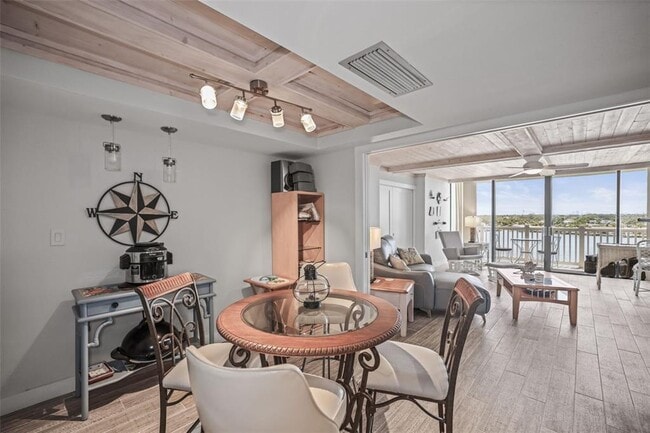 Building Photo - 500 Treasure Island Causeway