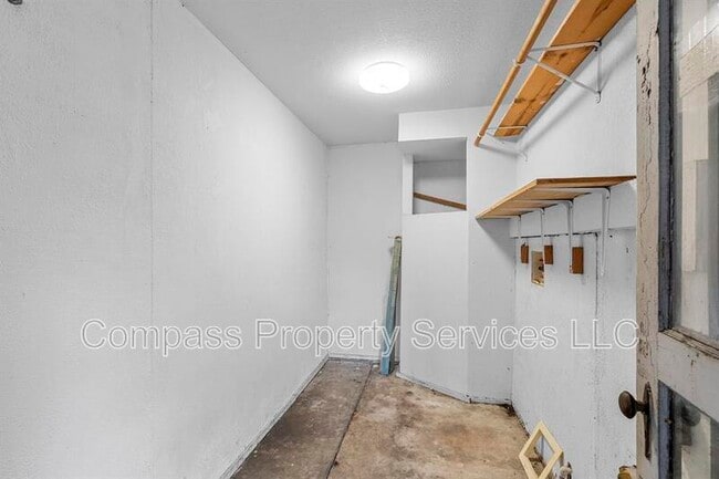 Building Photo - 1401 Springdale St