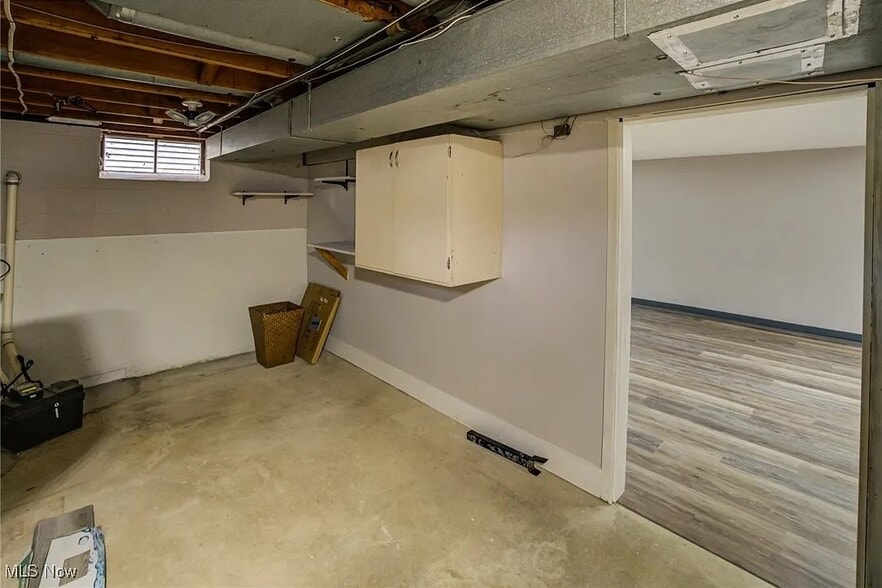 Building Photo - 38109 Poplar Dr