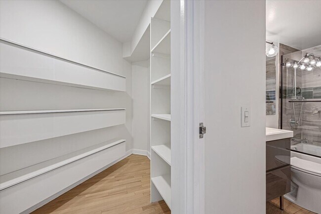 Building Photo - 3660 N Lake Shore Dr