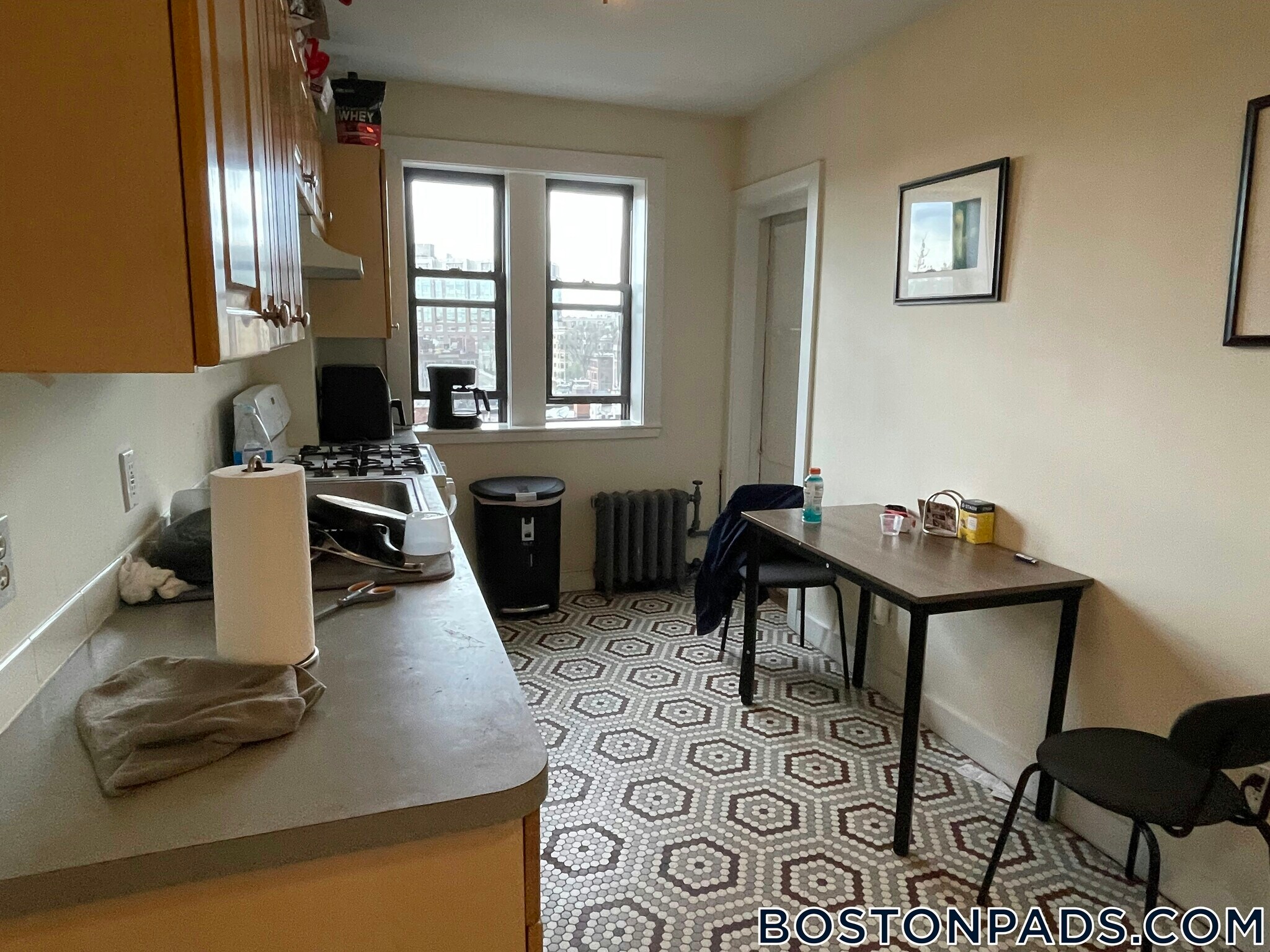 Building Photo - 452 Park Dr