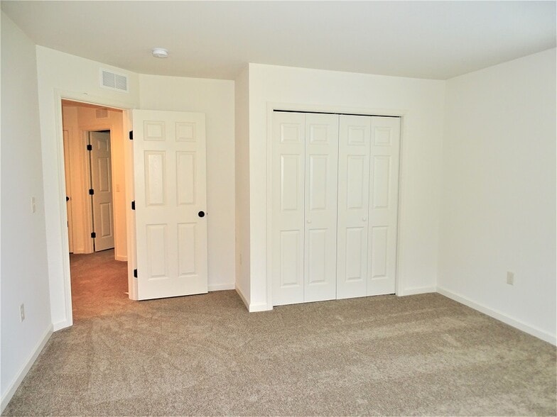 Building Photo - 245 Clay School Rd