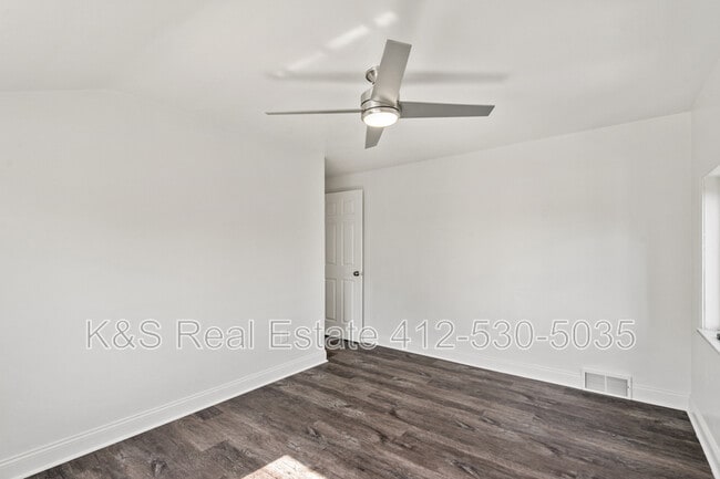 Building Photo - 1344 Fallowfield Ave