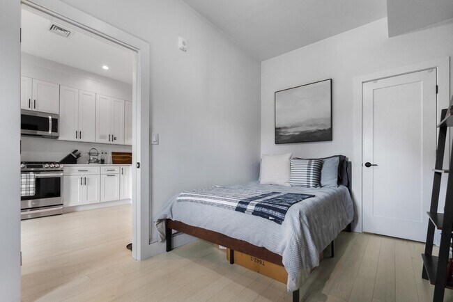 Building Photo - 143 Trenton St