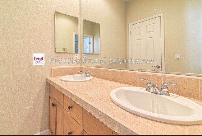 Building Photo - 4 br, 3.5 bath House - 390 Lanfranco Circle