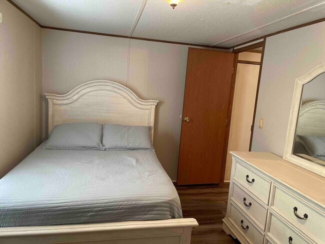 Building Photo - Lake Access Home For Rent Near Blue Creek Boat Ramp in Dover TN!