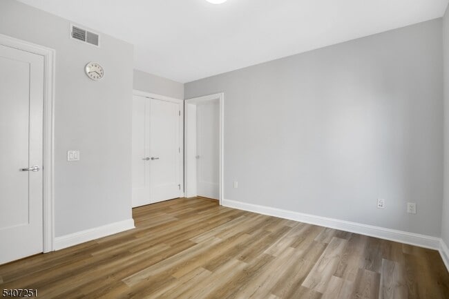 Building Photo - 40 W Park Pl