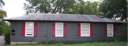 Building Photo - 1112 W 4th St