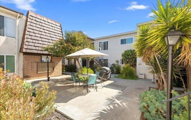 Building Photo - North Park Condo Steps to Adams Ave Normal Heights!