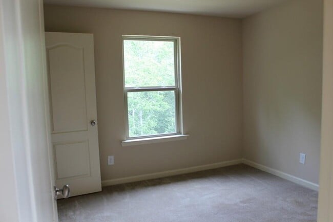 Building Photo - 3572 Brockenhurst Dr