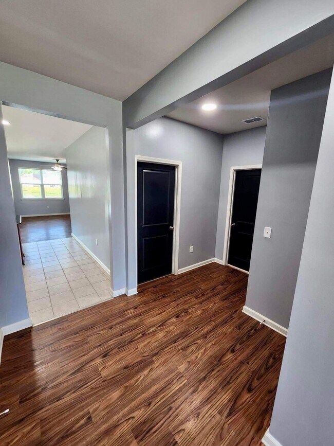 Building Photo - 884 Hayes Point Cir