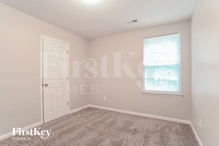 Building Photo - 12105 Mountainside Ln