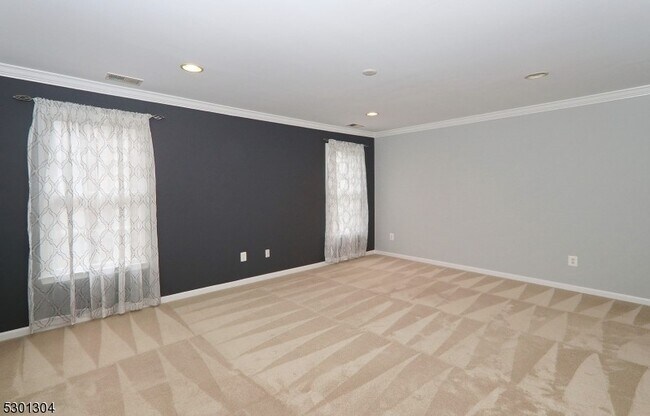Building Photo - 67 Patriot Hill Dr