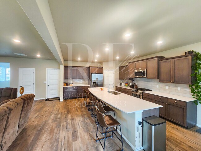 Building Photo - Extra Large Premium Built 4bd