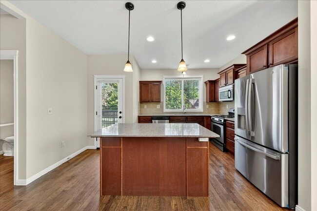 Building Photo - Stylish Multi-Level Condo in West Boise
