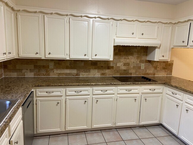 Building Photo - 3418 Candlewisp Dr