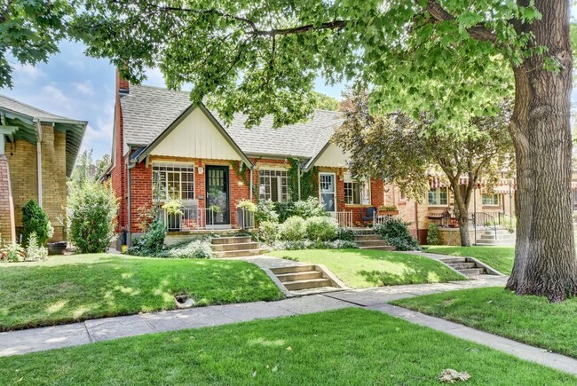 Building Photo - Gorgeous duplex near Cherry Creek!