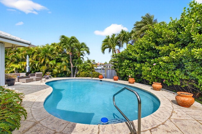 Building Photo - 30 Spanish River Dr