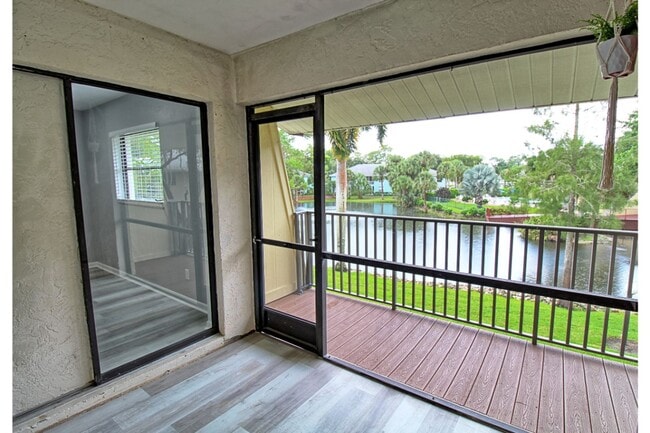 Building Photo - Gorgeous New Remodel! Pine Haven Condo in Bonita Springs!