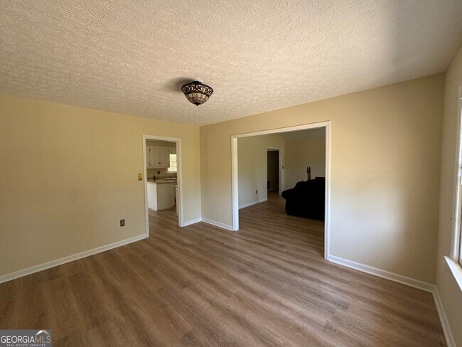 Building Photo - 1041 Limmerick Dr