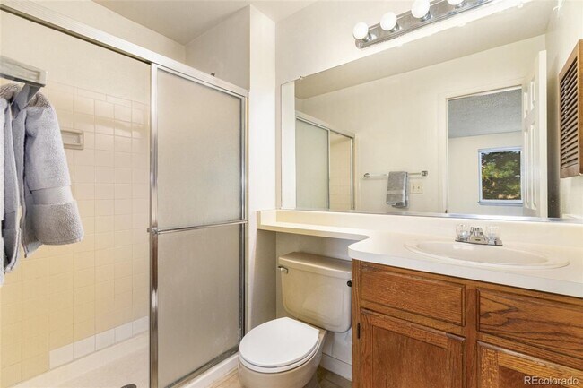 Building Photo - 3 Bed 2 Bath Updated Unit in Robinwood