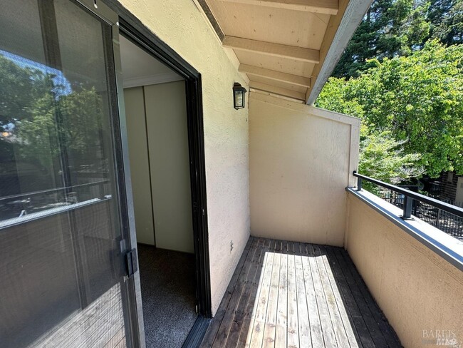 Building Photo - 2161 Northwood Cir