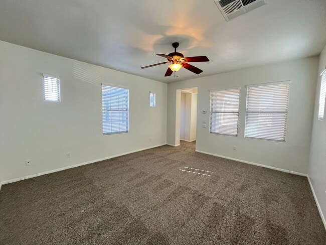 Building Photo - Cozy Home in Heart of Summerlin!