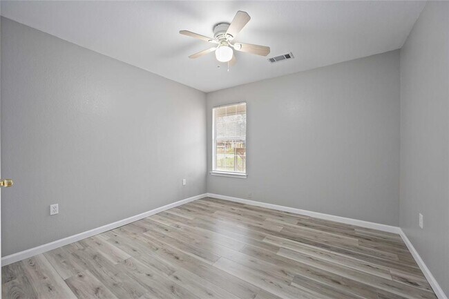 Building Photo - 1728 Connorvale Rd
