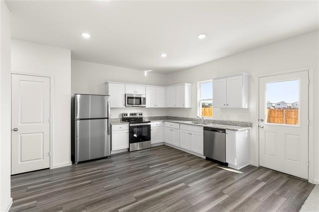 Building Photo - 209 Bradford Dr