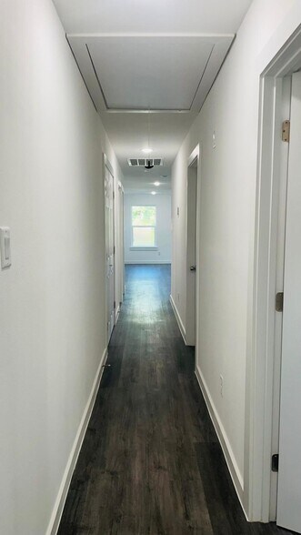 Building Photo - 8414 Sandra St