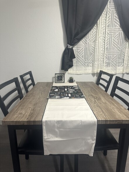 Building Photo - 1503 El Monte Ave